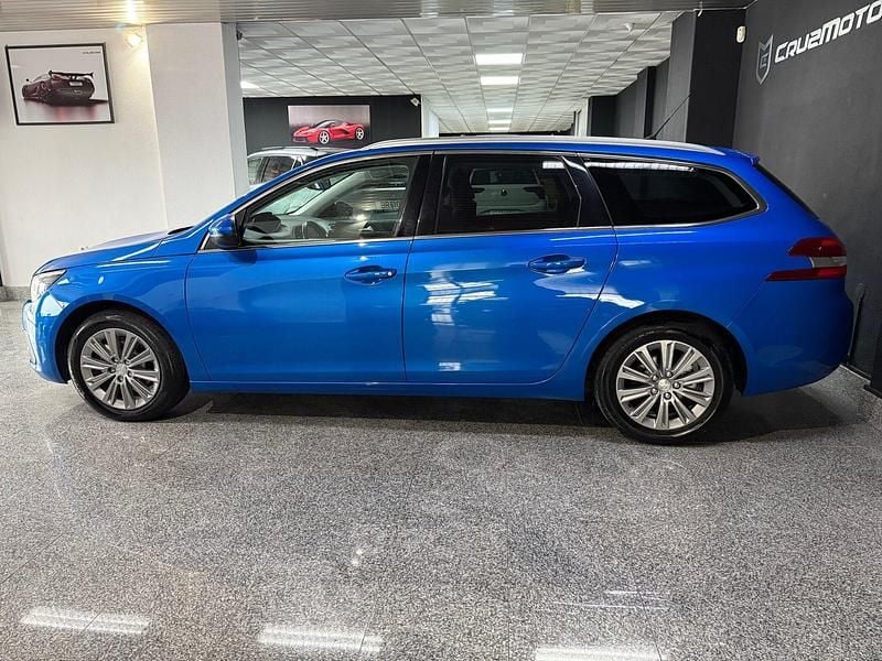 Usado Peugeot 308 Allure 130 HP (95 kW) 2021 Azul Carrinha