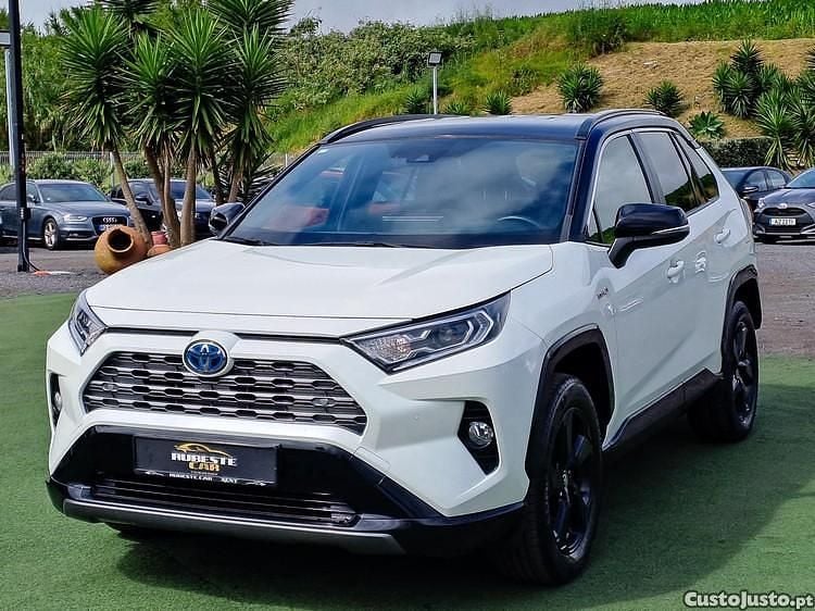 Usado Toyota RAV4 Hybrid 178 HP (130 kW) 2021 Branco SUV