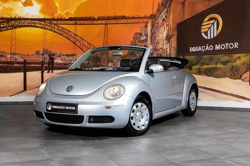 Usado VW Beetle Cabriolet 75 HP (55 kW) 2009 Cinzento Cabrios