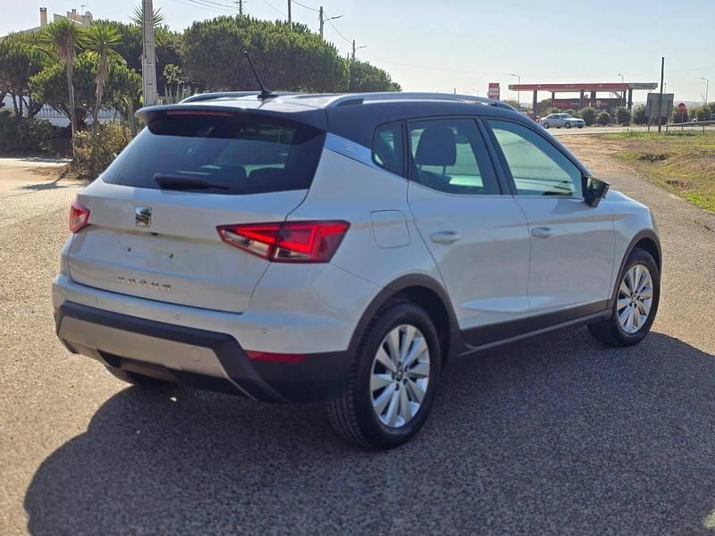 Usado Seat Arona XCELLENCE 95 HP (69 kW) 2020 Branco SUV