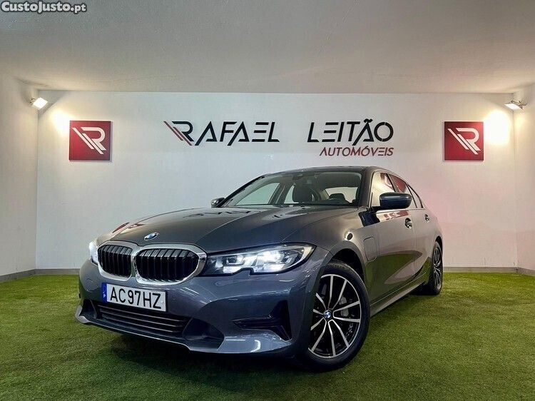 Cinza Usado 2020 BMW 330e Sedan | € 27.450 (Bom preço) - Imagem 1/1