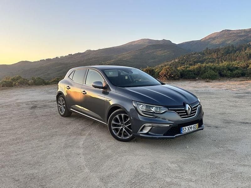 Usado 2019 Renault Mégane IV Sedan | € 16.750 (Preço justo) - Imagem 1/4