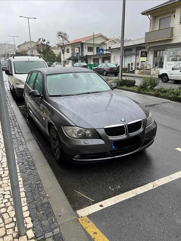 Cinzento Usado 2010 BMW 320 Carrinha | € 8.500 (Super Preço) - Imagem 1/4