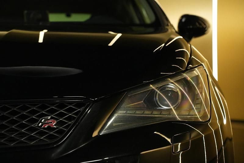 Usado Seat Ibiza 85 HP (62 kW) 2015 Preto