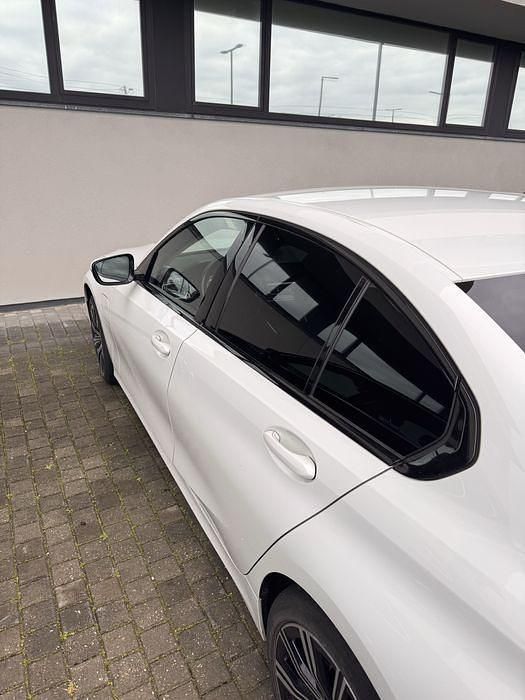 Usado BMW 330e Sport Line 292 HP (214 kW) 2019 Sedan