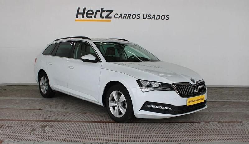 Branco Usado 2023 Skoda Superb | € 27.390 (Super Preço) - Imagem 1/4