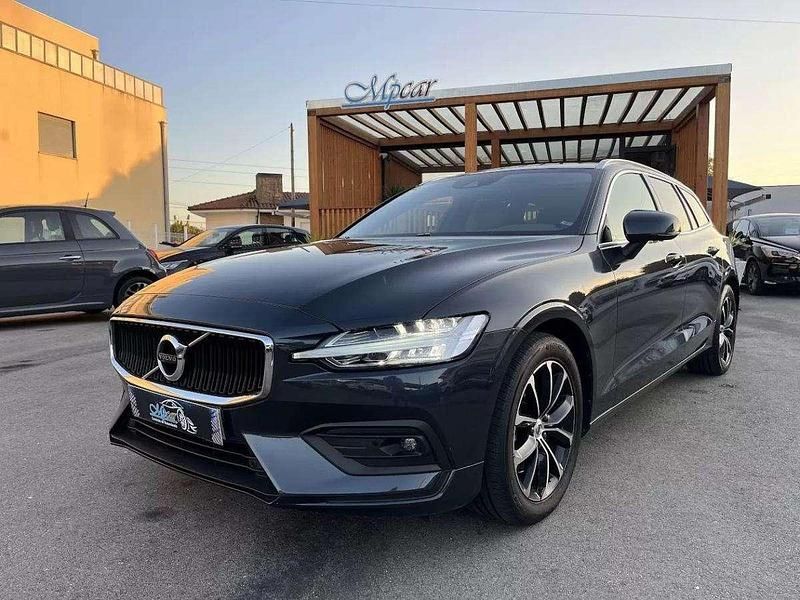 Cinzento Usado 2020 Volvo V60 Momentum Carrinha | € 25.950 (Preço justo) - Imagem 1/4
