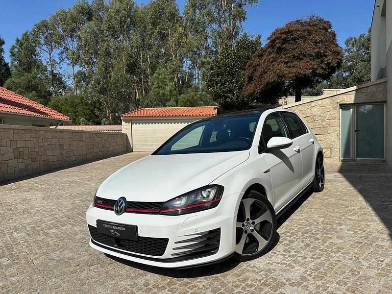 Branco Usado 2015 VW Golf VII | € 21.950 (Preço justo) - Imagem 1/4