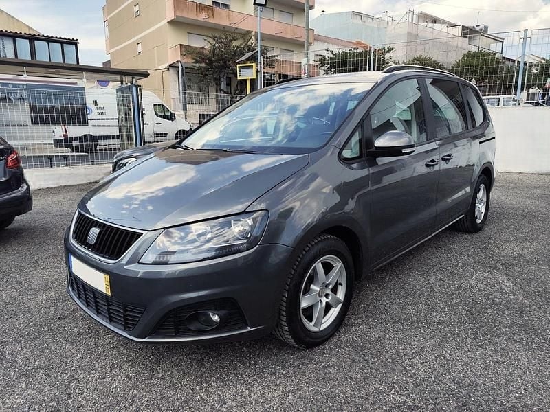 Cinza Usado 2014 Seat Alhambra Style Monovolume | € 14.950 - Imagem 1/4