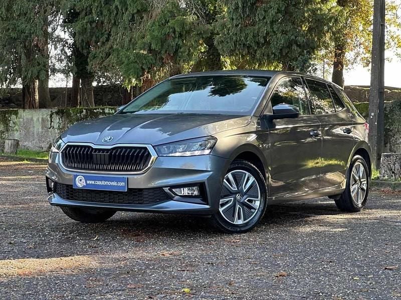 Cinzento Usado 2023 Skoda Fabia | € 17.990 (Preço elevado) - Imagem 1/4