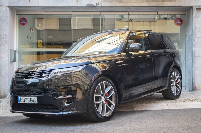 Preto Usado 2025 Land Rover Range Rover SE Dynamic SUV | € 117.500 - Imagem 1/4