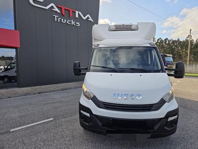 Usado Iveco Daily 150 HP (110 kW) 2018 Branco Carrinha