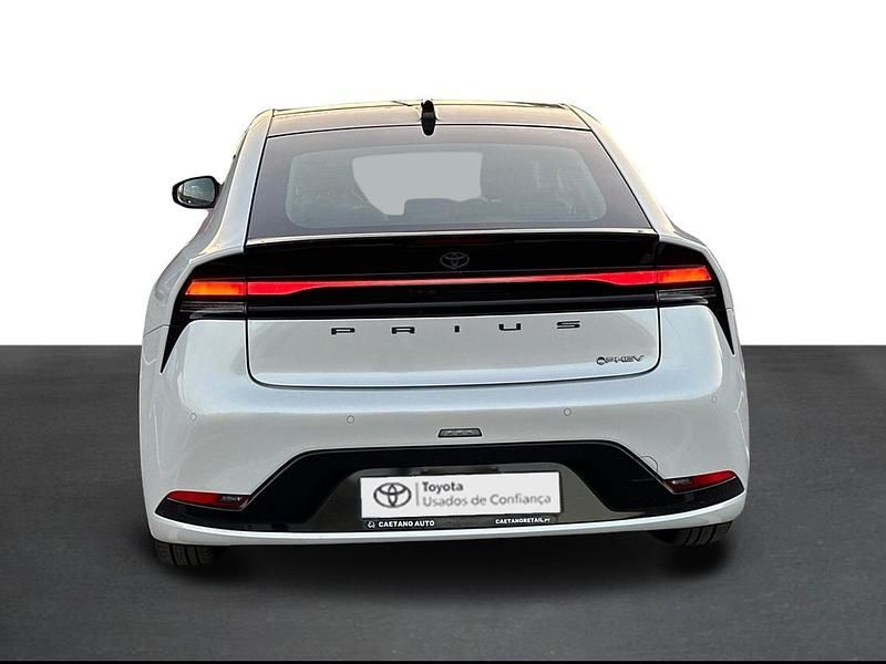 Usado Toyota Prius Premium 223 HP (164 kW) 2024 Branco (pintura metalizada especial) Citadino