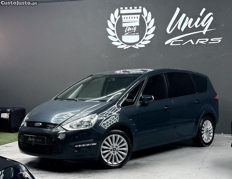 Usado Ford S-MAX Titanium 140 HP (102 kW) 2014 Cinza Monovolume