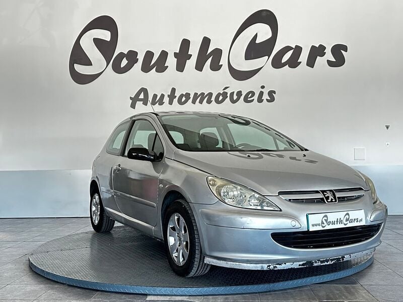 Cinza Usado 2004 Peugeot 307 Citadino | € 3.490 (Preço justo) - Imagem 1/4