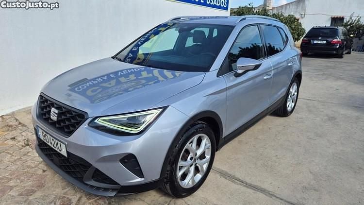 Cinza Usado 2023 Seat Arona FR SUV | € 19.899 (Preço elevado) - Imagem 1/1