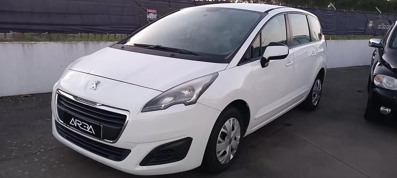 Branco Usado 2015 Peugeot 5008 Style Monovolume | € 11.500 (Preço justo) - Imagem 1/4