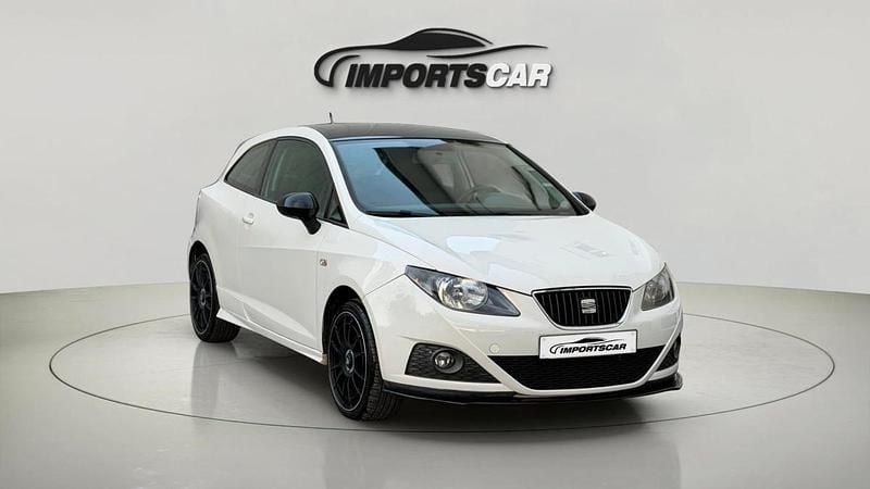 Usado Seat Ibiza 75 HP (55 kW) 2010 Branco Sedan