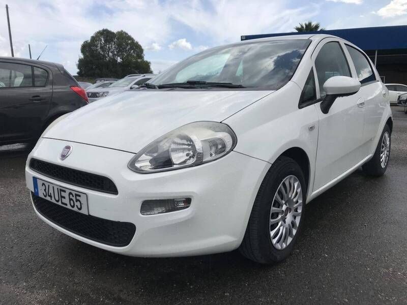 Branco Usado 2018 Fiat Grande Punto Citadino | € 8.000 (Caro) - Imagem 1/4