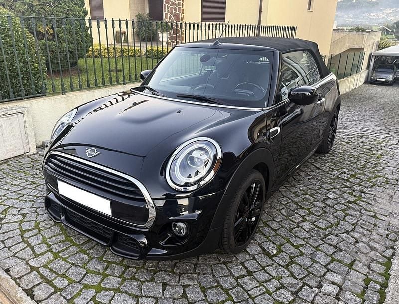 Usado Mini John Cooper Works Cabriolet Premium 136 HP (100 kW) 2021 Preto Cabrios