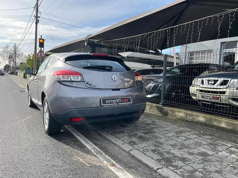 Usado Renault Mégane III 110 HP (80 kW) 2011 Antracite Coupé