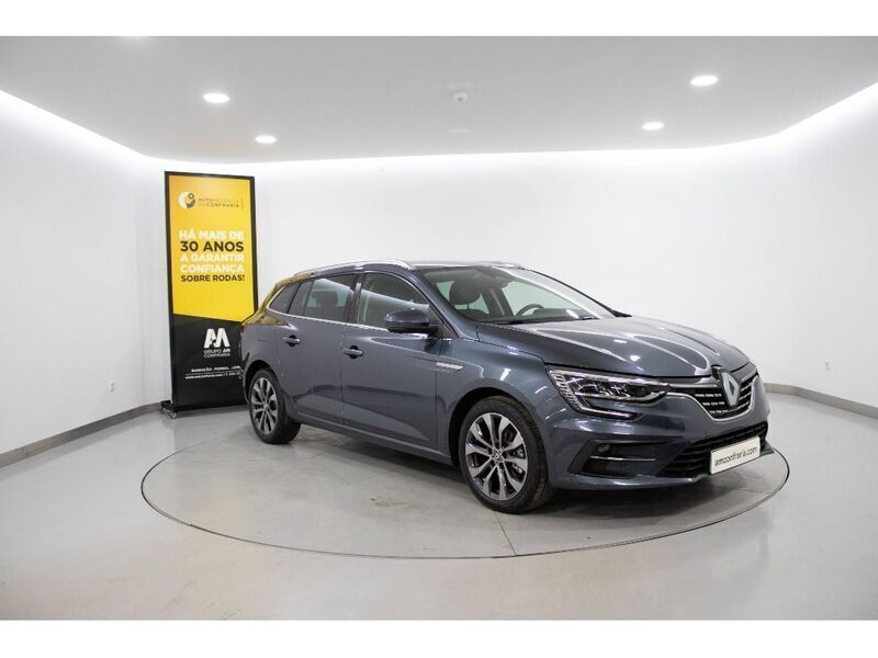 Cinzento Usado 2022 Renault Mégane IV | € 26.280 (Caro) - Imagem 1/4