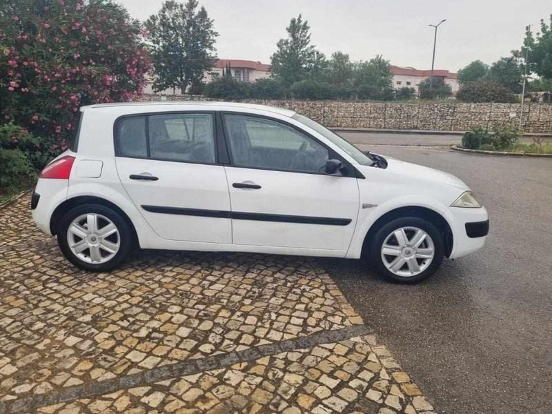 Usado Renault Mégane II 85 HP (62 kW) 2005 Branco