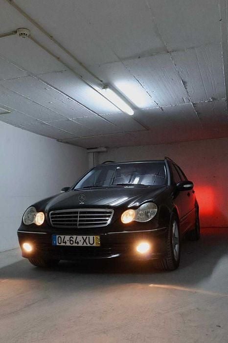 Usado Mercedes C220 Avantgarde 150 HP (110 kW) 2004 Carrinha