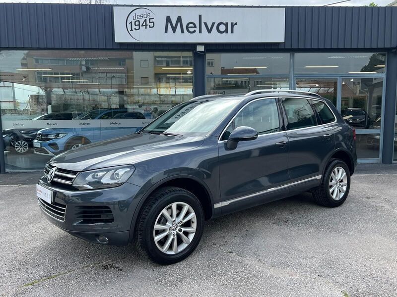 Cinza Usado 2013 VW Touareg SUV | € 24.990 - Imagem 1/4