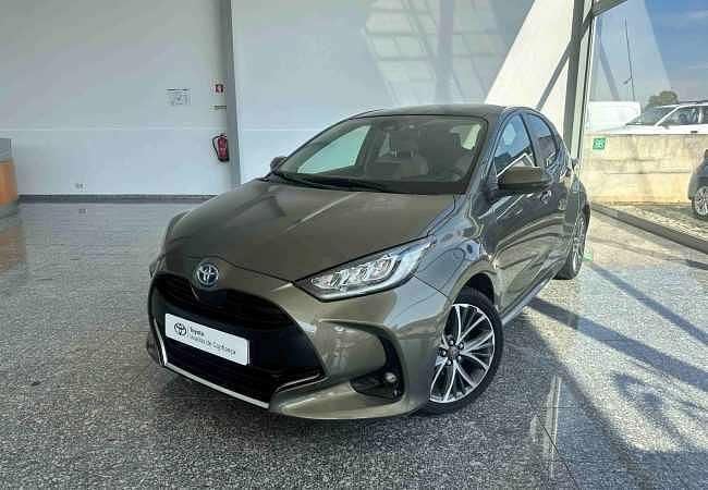 Verde Usado 2024 Toyota Yaris Hybrid | € 28.150 (Caro) - Imagem 1/2