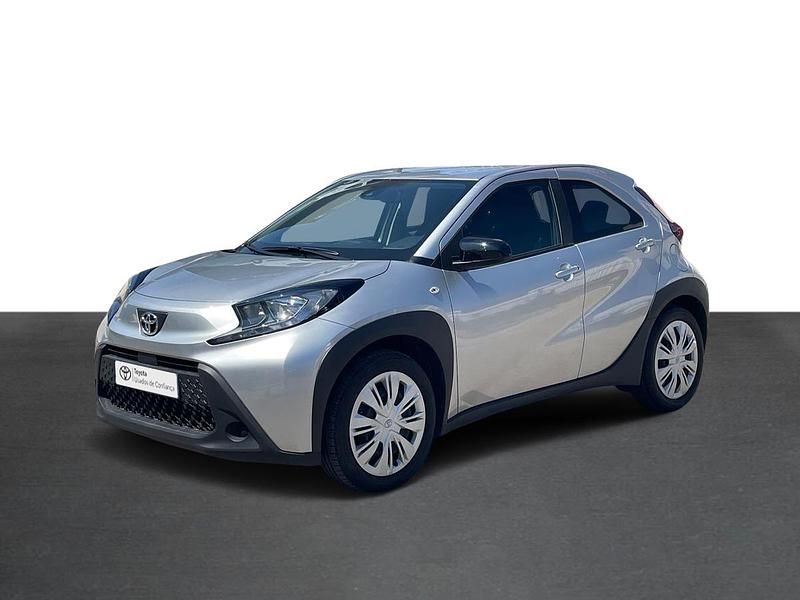 Cinza (pintura metalizada) Usado 2024 Toyota Aygo X-play Citadino | € 17.750 (Preço elevado) - Imagem 1/4