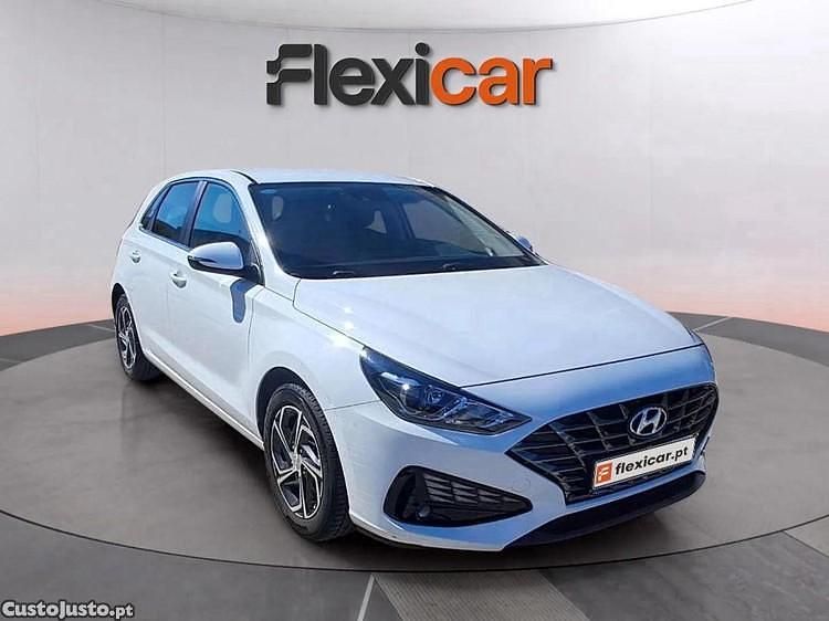 Usado Hyundai i30 Style 120 HP (88 kW) 2021 Branco