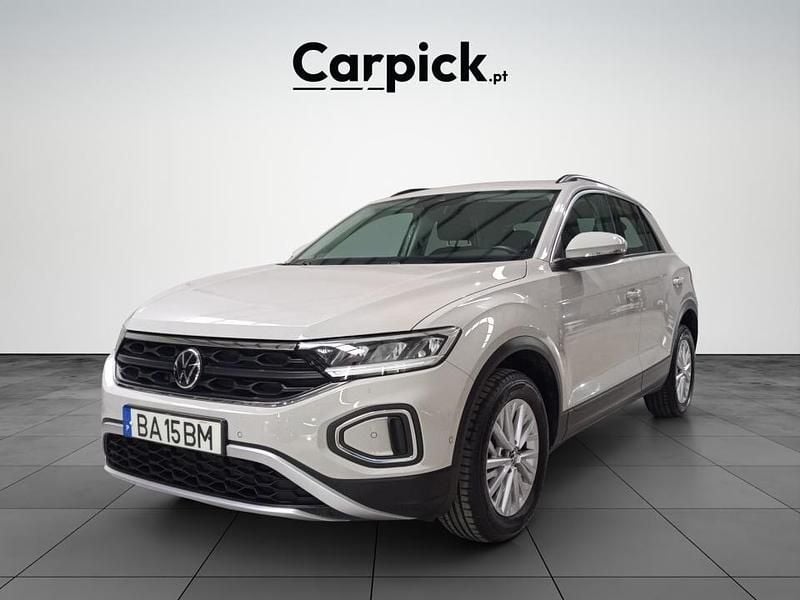 Bege Usado 2023 VW T-Roc Life SUV | € 20.750 (Bom preço) - Imagem 1/4