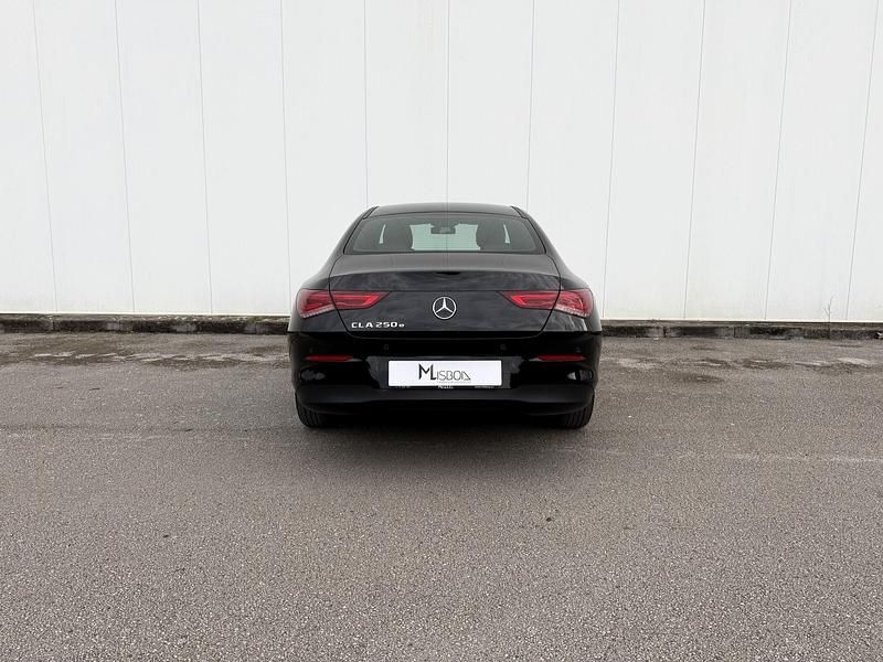 Usado Mercedes CLA250 Progressive 218 HP (160 kW) 2021 Preto Sedan