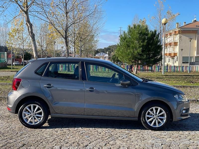 Usado VW Polo LOUNGE 90 HP (66 kW) 2015 Cinza Citadino