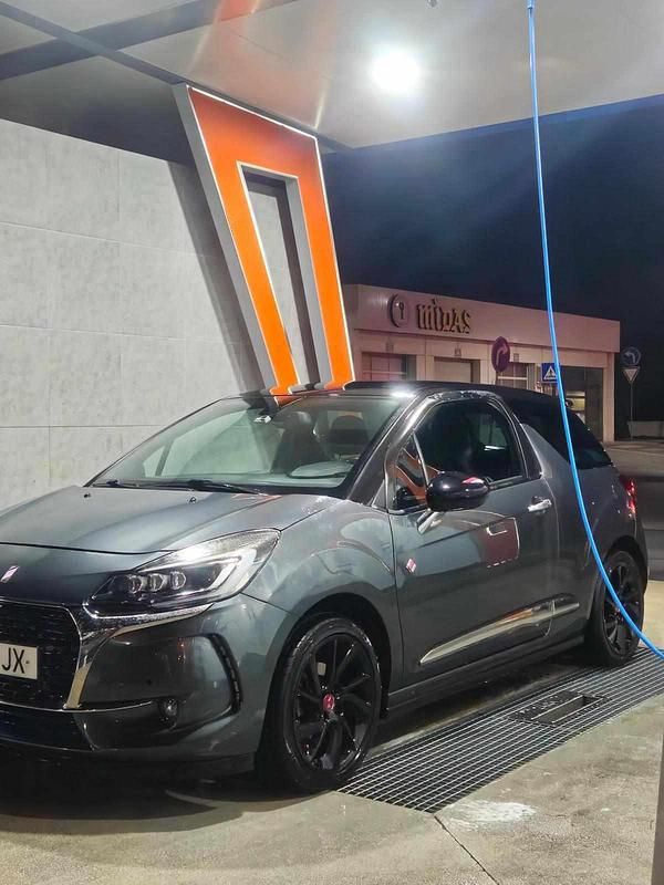 Usado DS Automobiles DS3 110 HP (80 kW) 2017 Cinzento Citadino