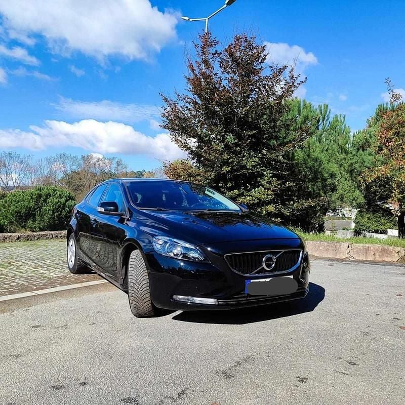 Preto Usado 2017 Volvo V40 Carrinha | € 13.990 (Super Preço) - Imagem 1/4