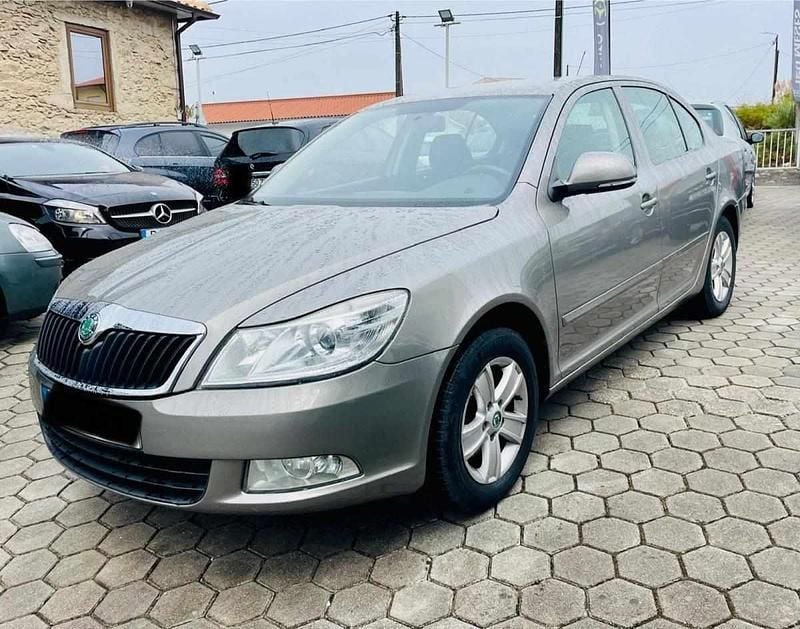 Outro Usado 2010 Skoda Octavia Ambiente | € 3.390 (Bom preço) - Imagem 1/4