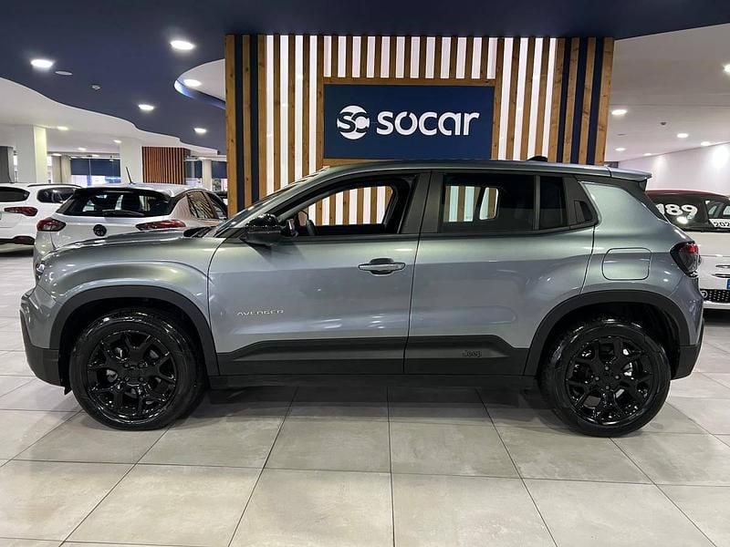 Usado Jeep Avenger Altitude 101 HP (74 kW) 2024 Cinza SUV