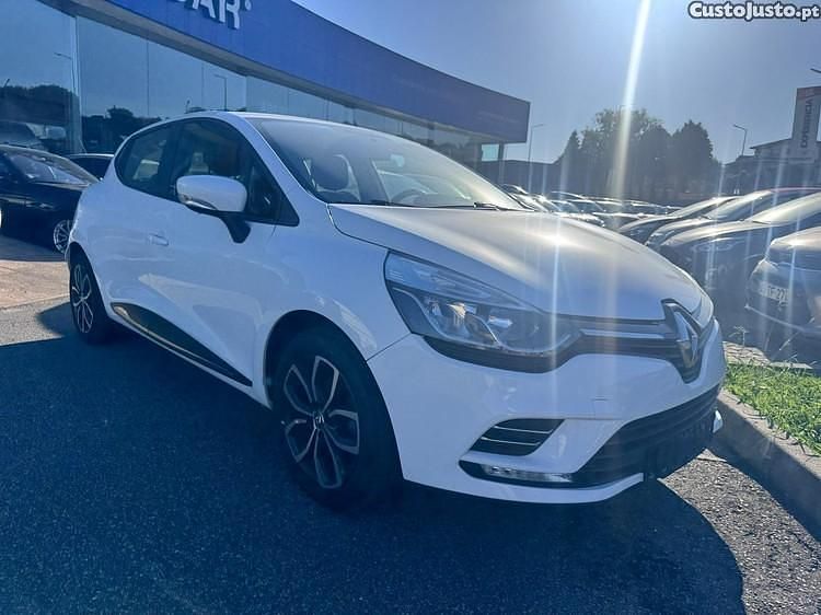 Cinza Usado 2016 Renault Clio IV Dynamique | € 9.980 (Preço justo) - Imagem 1/1