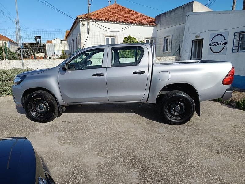 Usado Toyota HiLux 150 HP (110 kW) 2018 Cinza Pickup