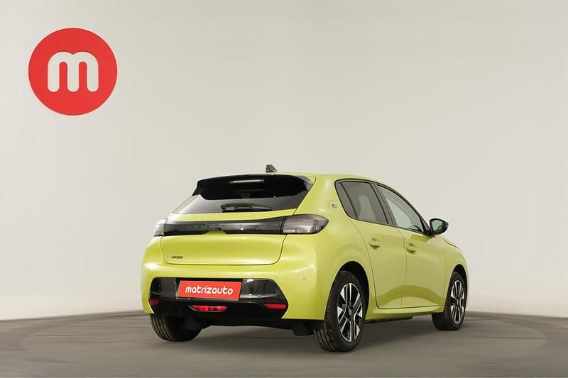 Usado Peugeot e-208 Allure 114 kW (156 HP) 2025 Citadino