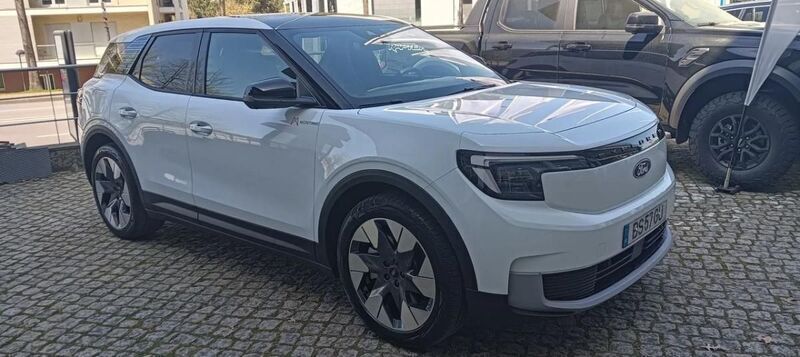 Branco Usado 2025 Ford Explorer Premium SUV | € 45.900 - Imagem 1/4