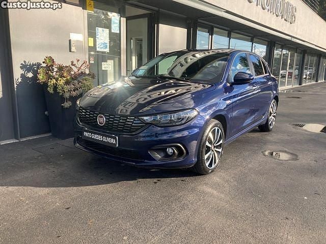Azul Usado 2020 Fiat Tipo Lounge Sedan | € 12.750 (Preço justo) - Imagem 1/1