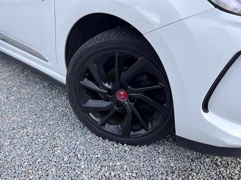 Usado DS Automobiles DS3 110 HP (80 kW) 2018 Branco