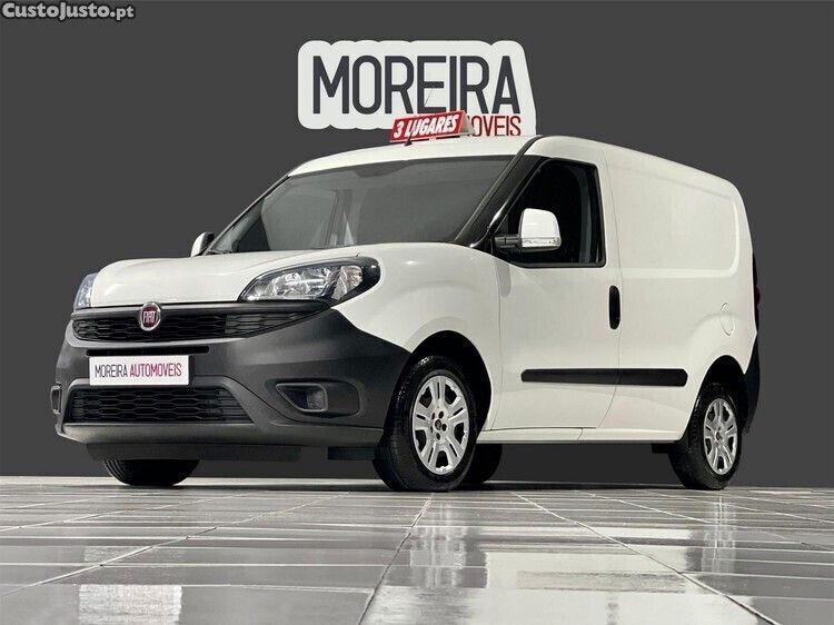 Branco Usado 2021 Fiat Doblò Monovolume | € 13.999 - Imagem 1/1