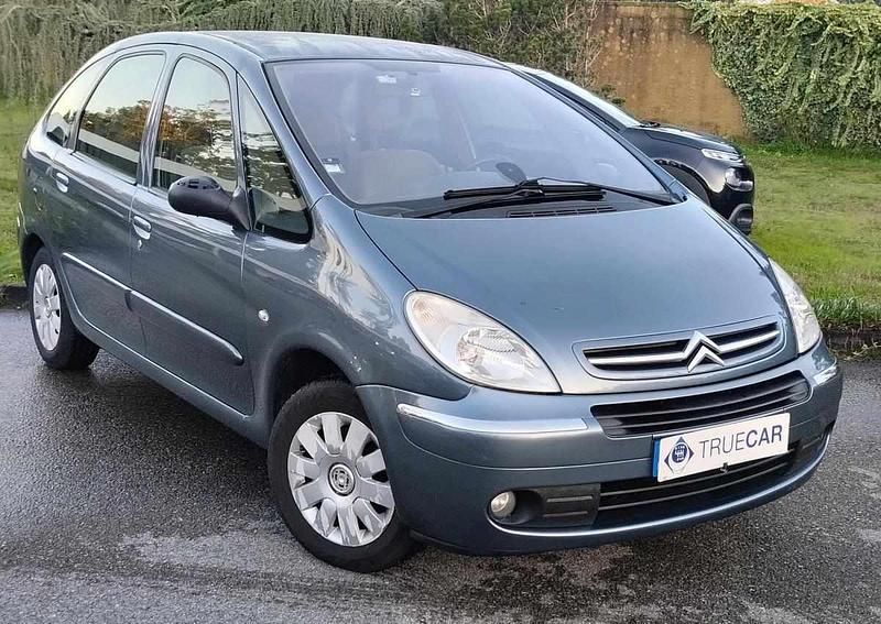 Cinzento Usado 2005 Citroën Xsara Picasso Monovolume | € 5.500 (Caro) - Imagem 1/4