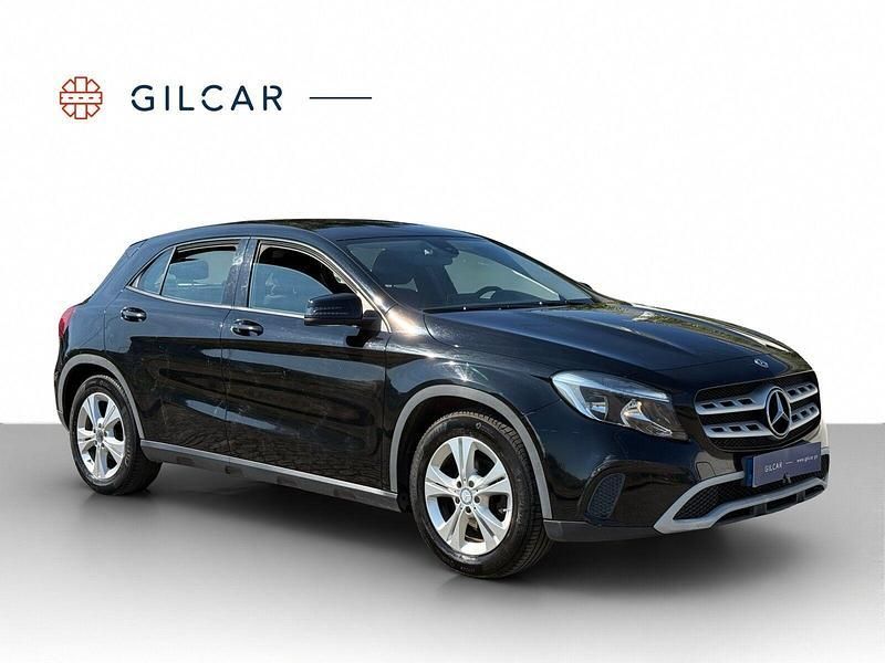 Usado Mercedes GLA180 109 HP (80 kW) 2017 Preto SUV