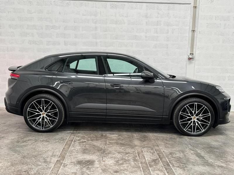 Usado Porsche Macan 379 kW (516 HP) 2024 Cinzento SUV