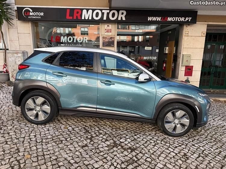 Azul Usado 2019 Hyundai Kauai Premium SUV | € 18.500 (Preço justo) - Imagem 1/1